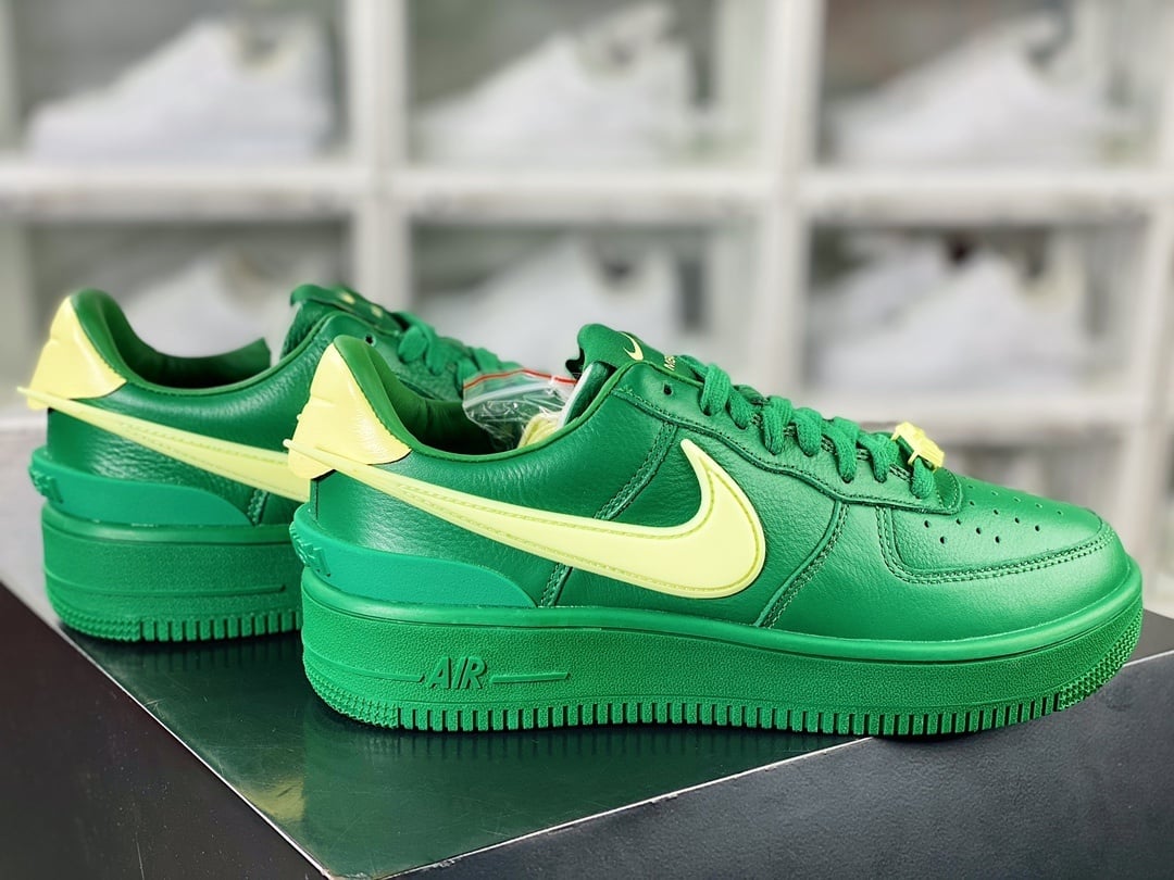 Nike Colaboração Loki Verde - Vista 2
