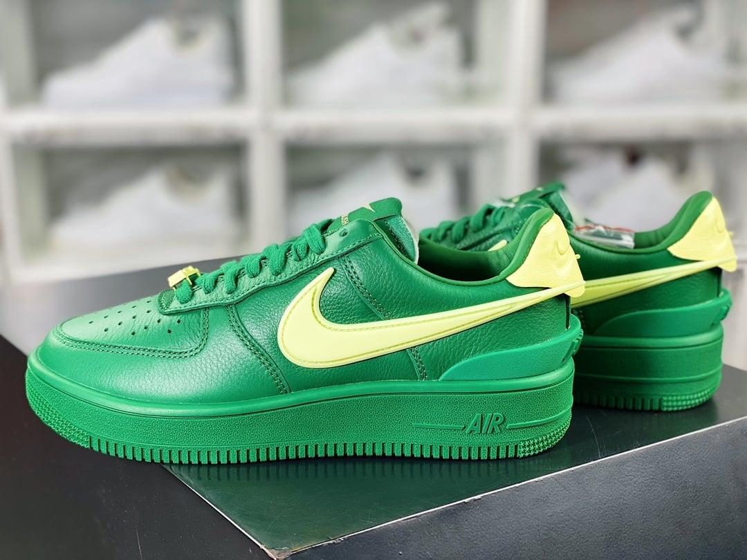 Nike Colaboração Loki Verde - Vista 3
