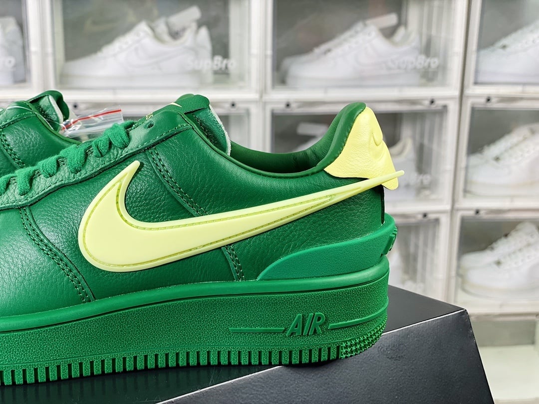 Nike Colaboração Loki Verde - Vista 9