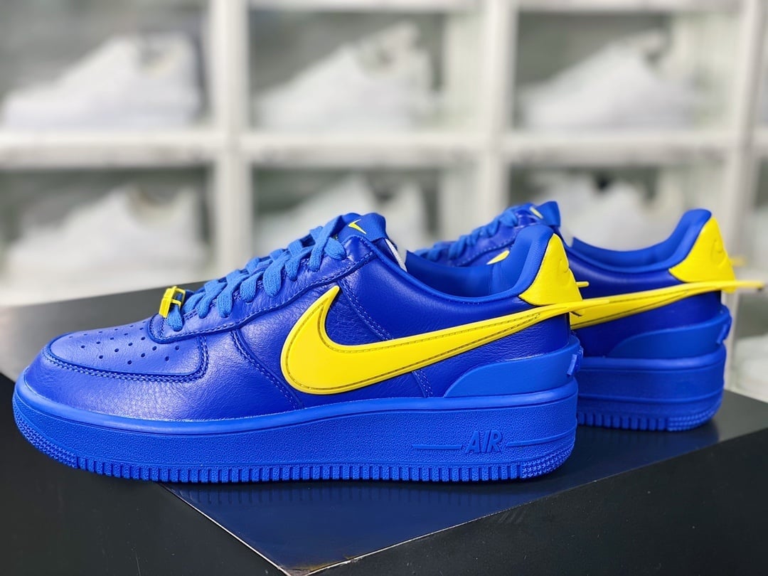 Nike Collab Blue Giant e Yellow Large Hook - Vista 3