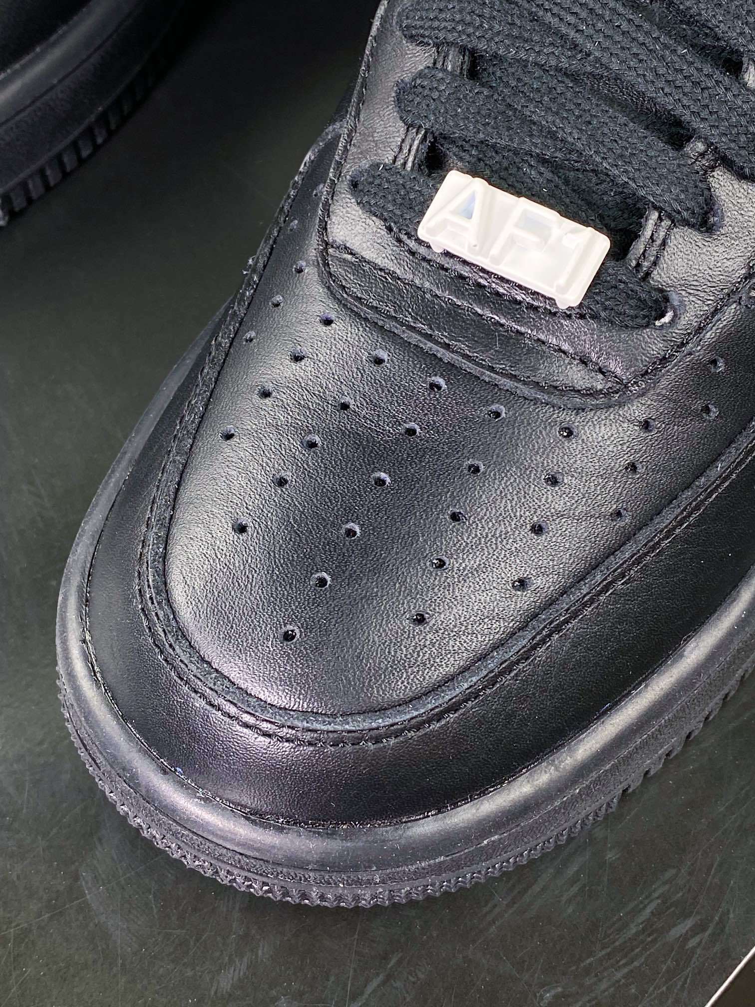 Nike Collab Preto e Branco Large Hook - Vista 6