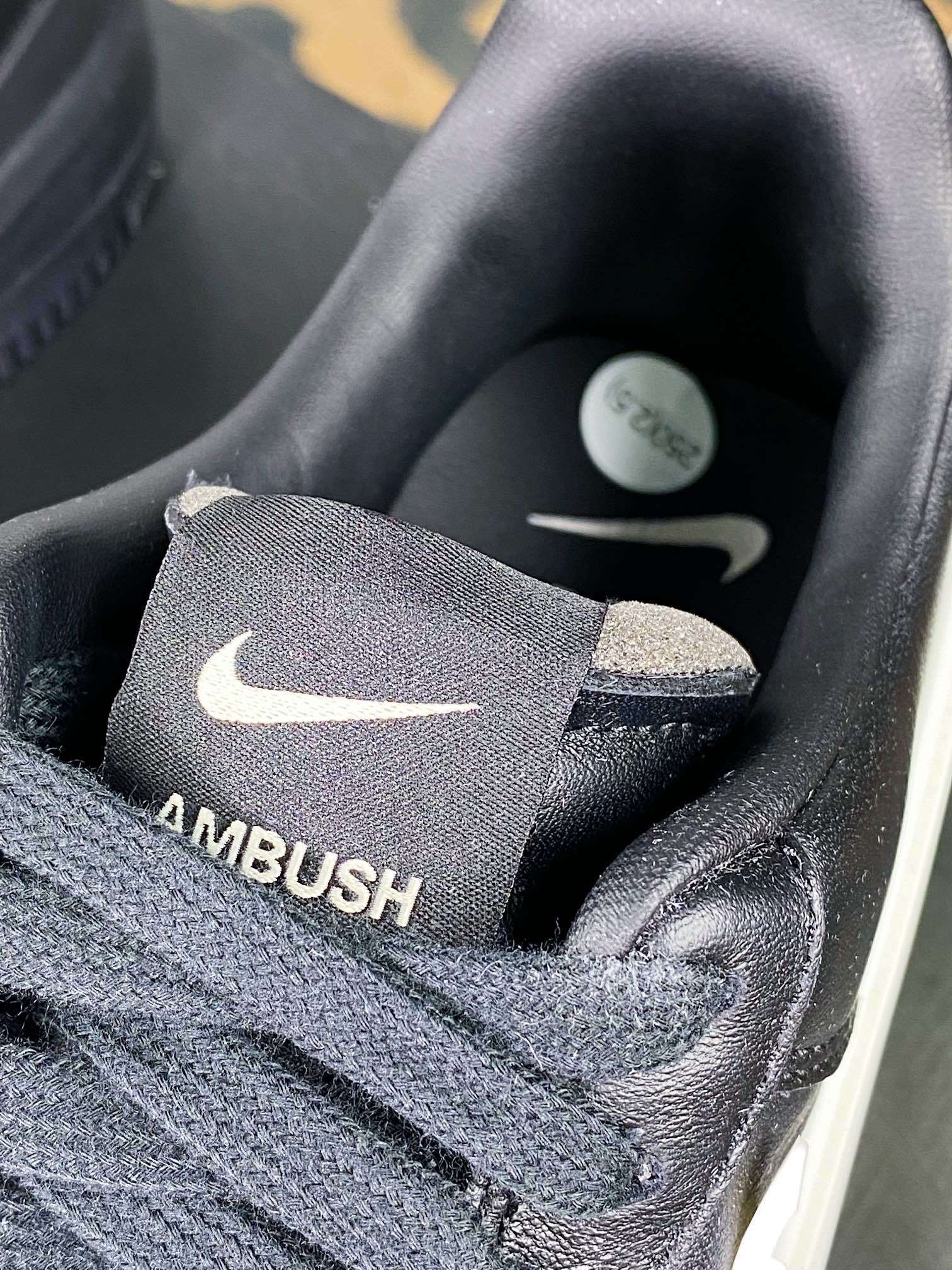 Nike Collab Preto e Branco Large Hook - Vista 7