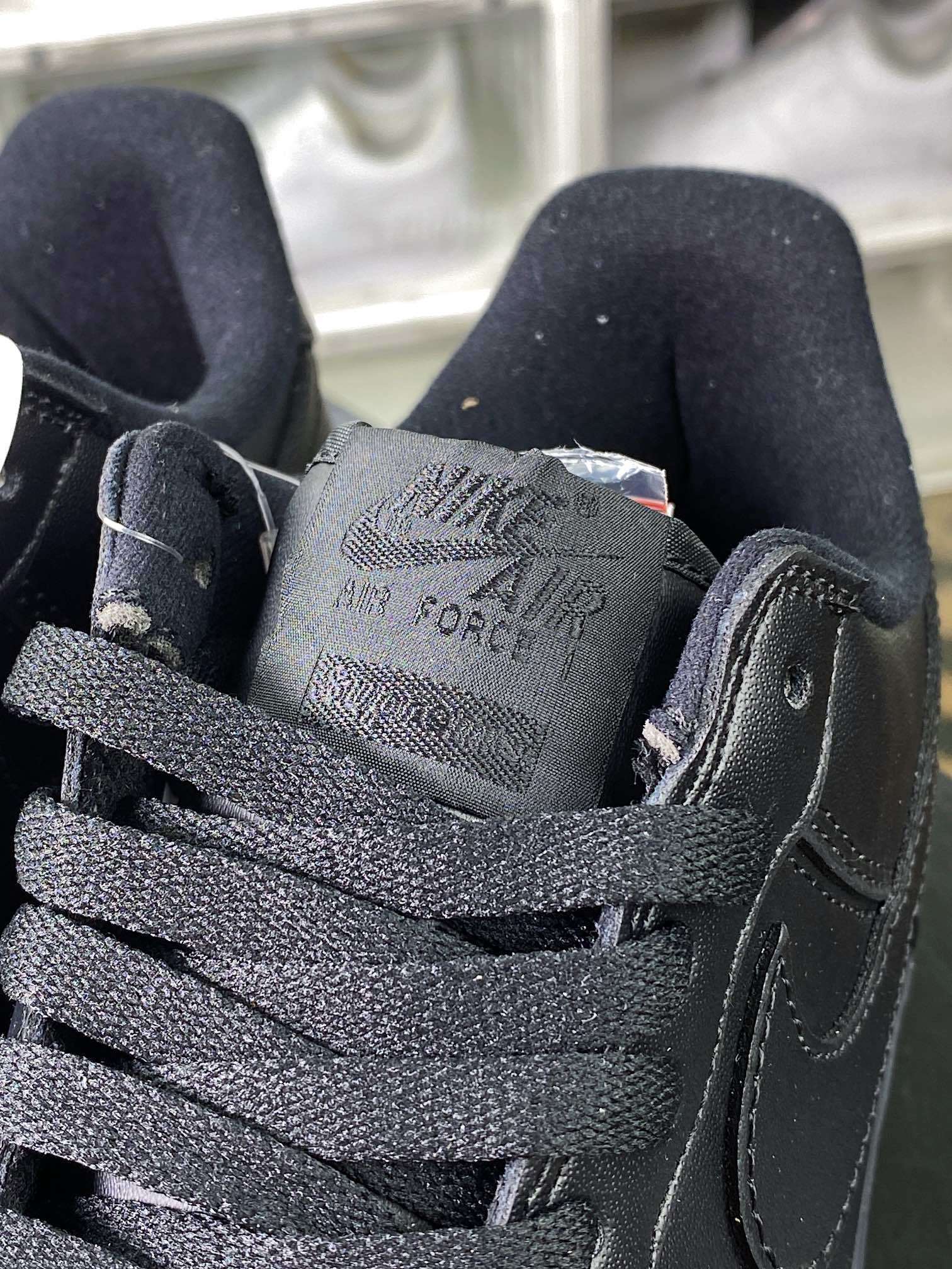 Nike Colab Preto e LOGO Vermelho - Vista 7