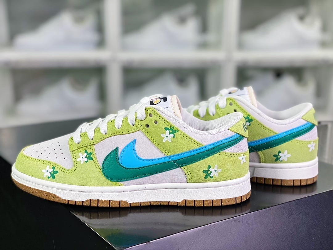 NK Dunk Low Floral Verde Maçã, Cinza Claro, Verde Escuro e Azul - Vista 3