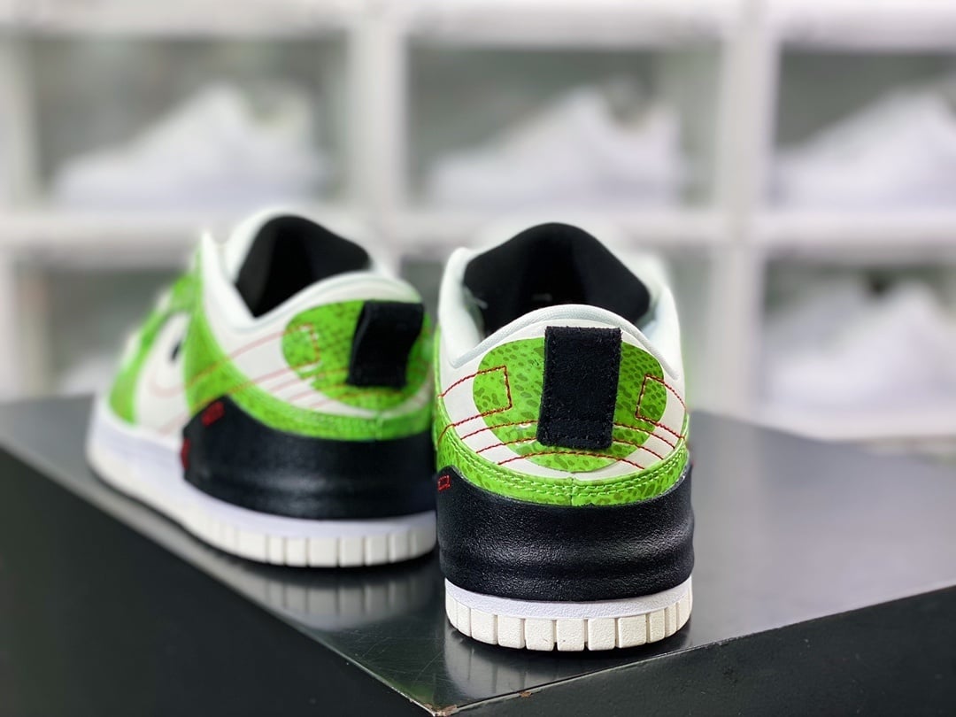 NK Dunk Low Desconstruído Branco, Preto e Verde com Cobra Dourada - Vista 3