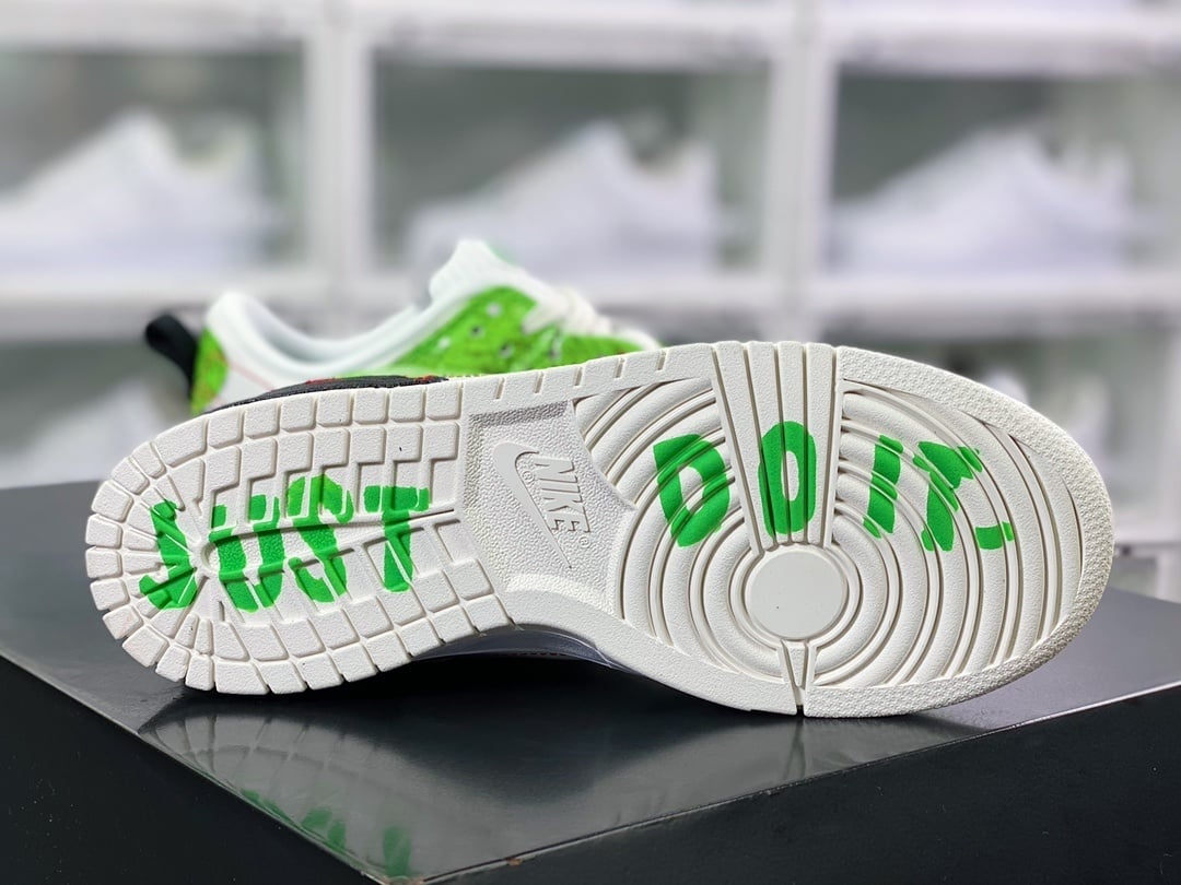 NK Dunk Low Desconstruído Branco, Preto e Verde com Cobra Dourada - Vista 4