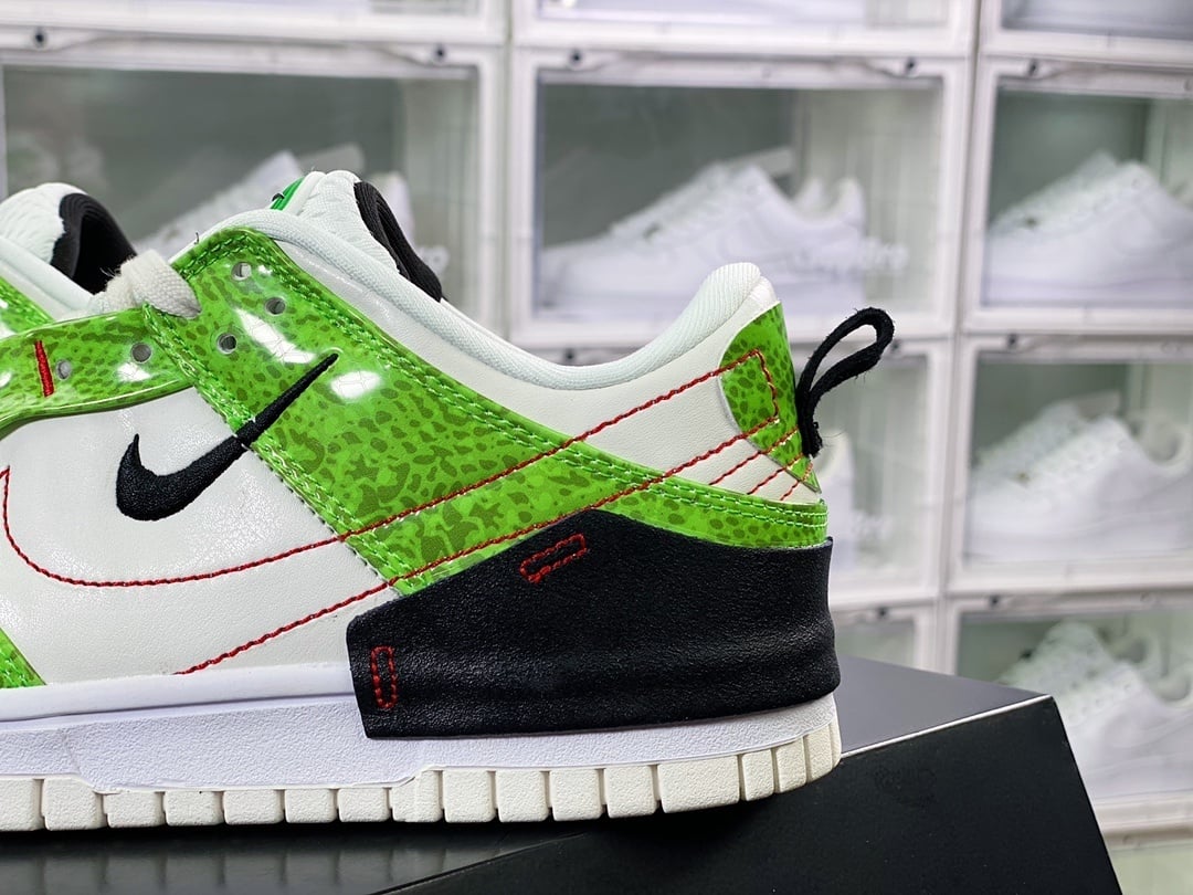 NK Dunk Low Desconstruído Branco, Preto e Verde com Cobra Dourada - Vista 9
