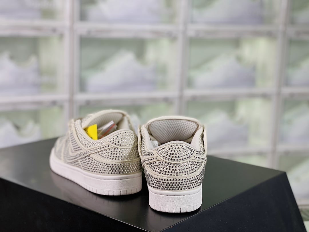 NK Dunk Low Flash Diamante Prata e Branco - Vista 3
