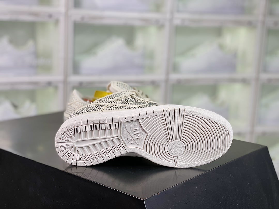 NK Dunk Low Flash Diamante Prata e Branco - Vista 4