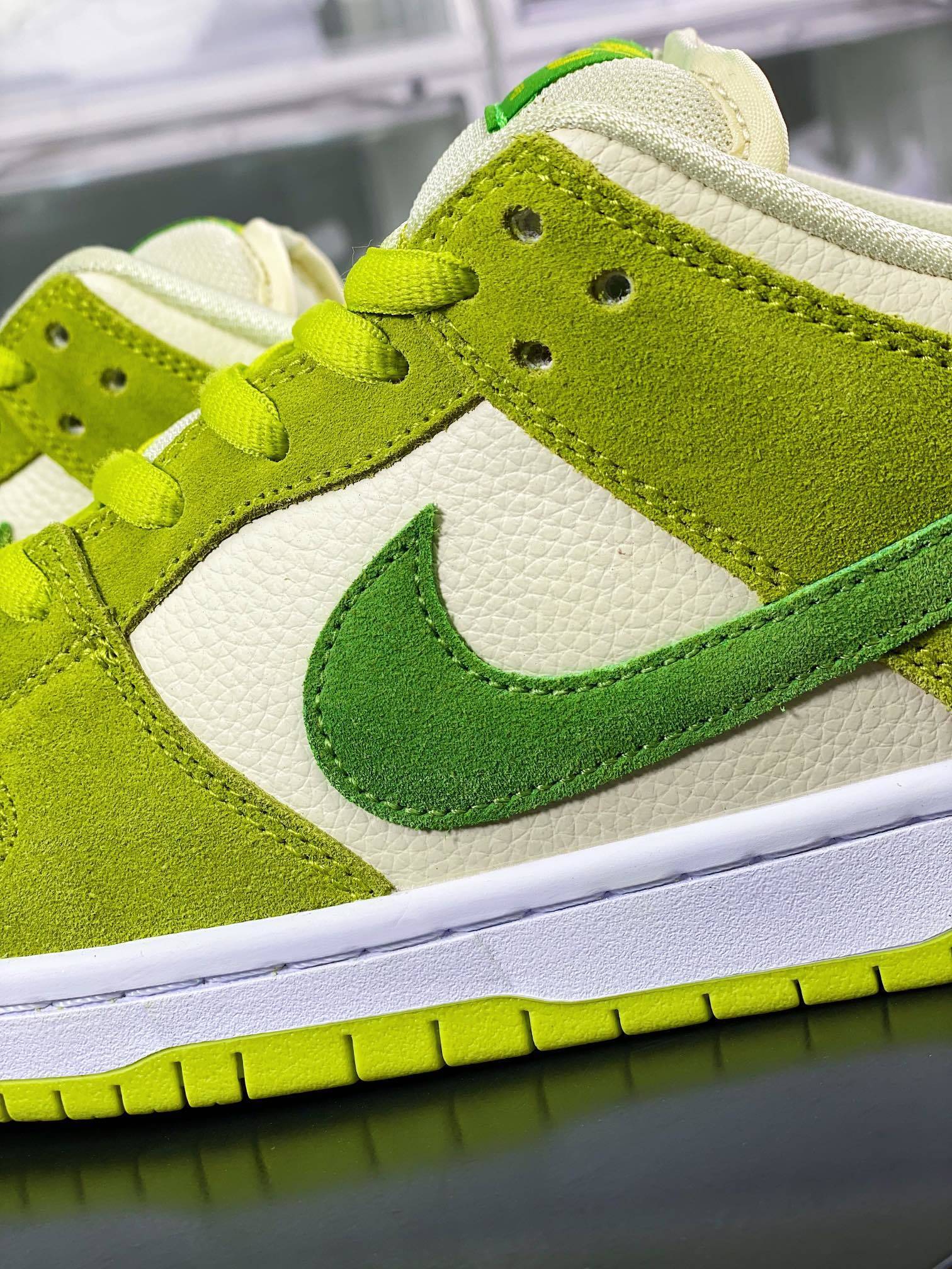 NK Dunk Low Green Apple - Vista 7