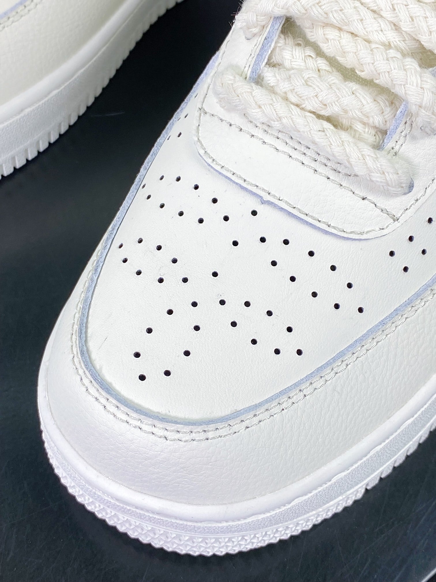 Nike Leather Branco com Prata e Pequeno Diamante - Vista 6