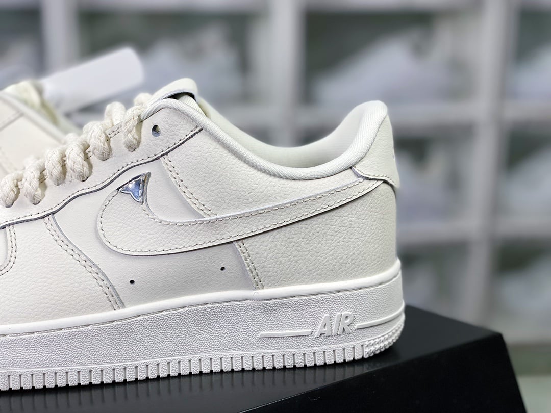 Nike Leather Branco com Prata e Pequeno Diamante - Vista 9