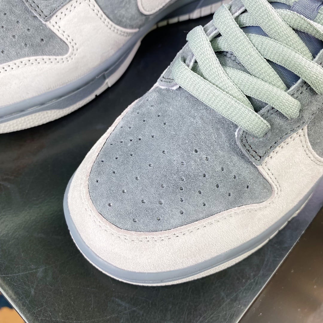 NK Dunk Low Camurça Cinza Claro Londres - Vista 5
