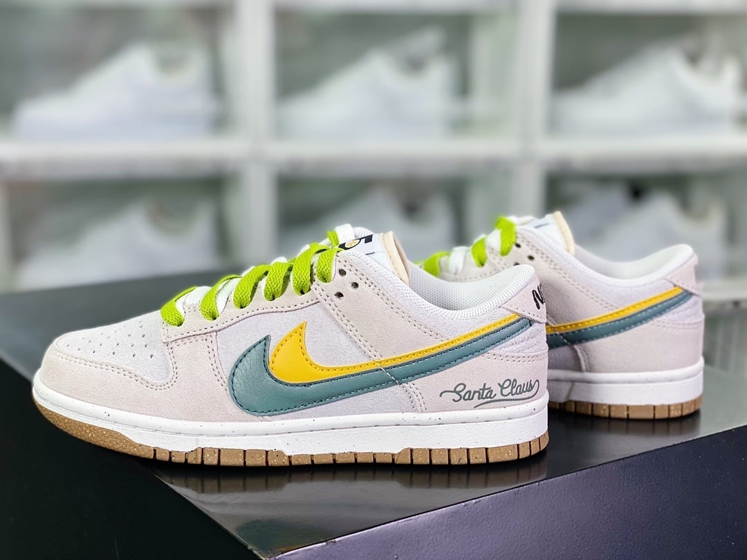 NK Dunk Low Camurça Cinza Claro e Amarelo Duplo Gancho - Vista 3