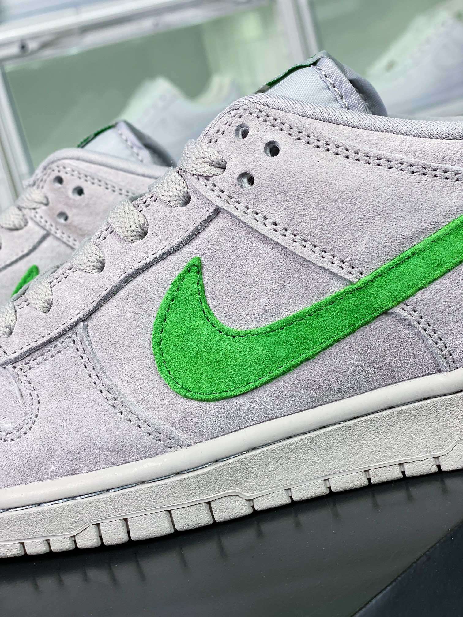 NK Dunk Low Camurça Cinza e Verde Partículas - Vista 7