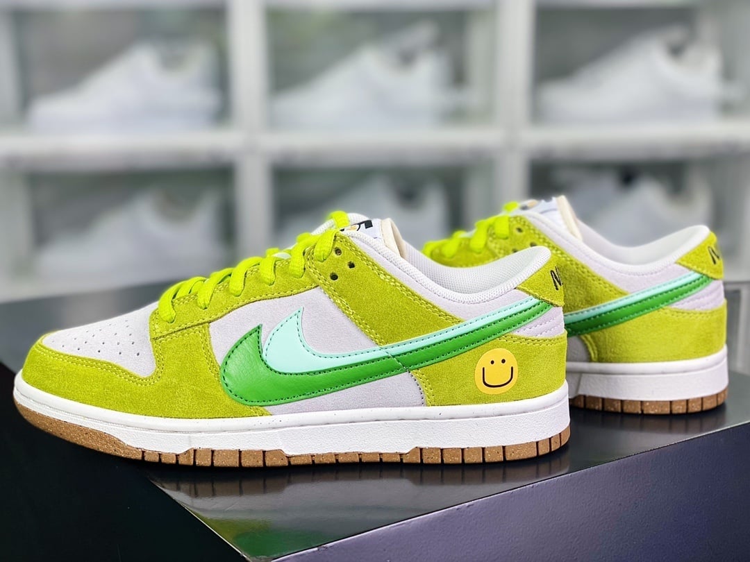 NK Dunk Low Camurça Verde Maçã Sorriso - Vista 3