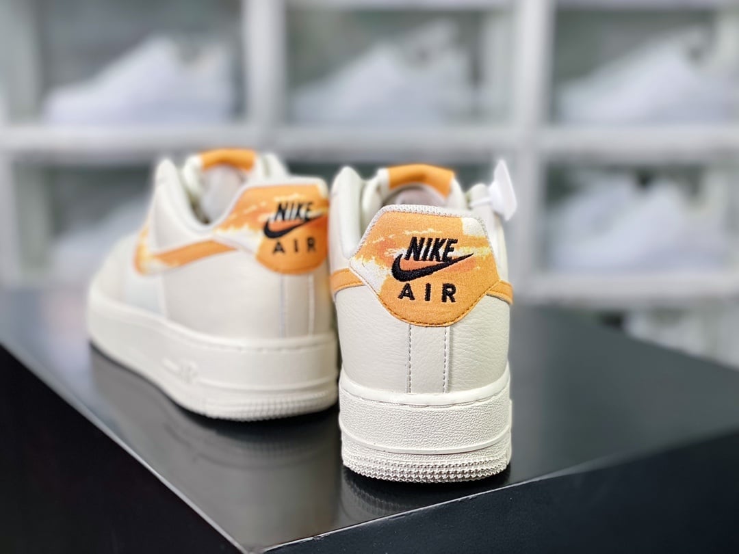 Nike Canvas Creme e Amarelo Tie-Dye - Vista 4