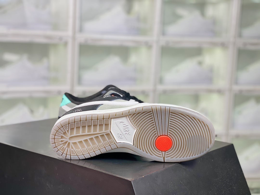 NK Dunk Low Colab Sony Preto e Cinza - Vista 4