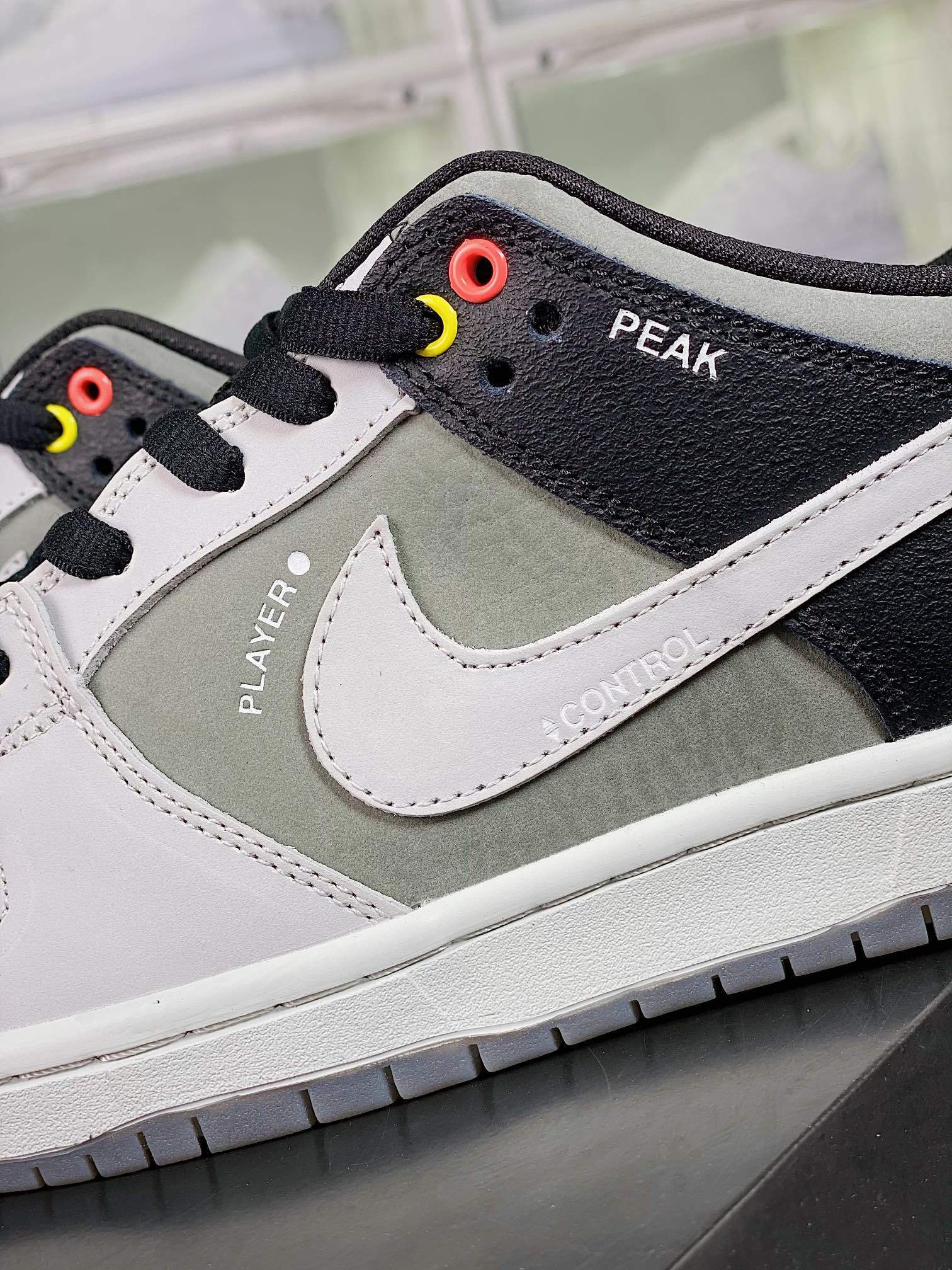 NK Dunk Low Colab Sony Preto e Cinza - Vista 7