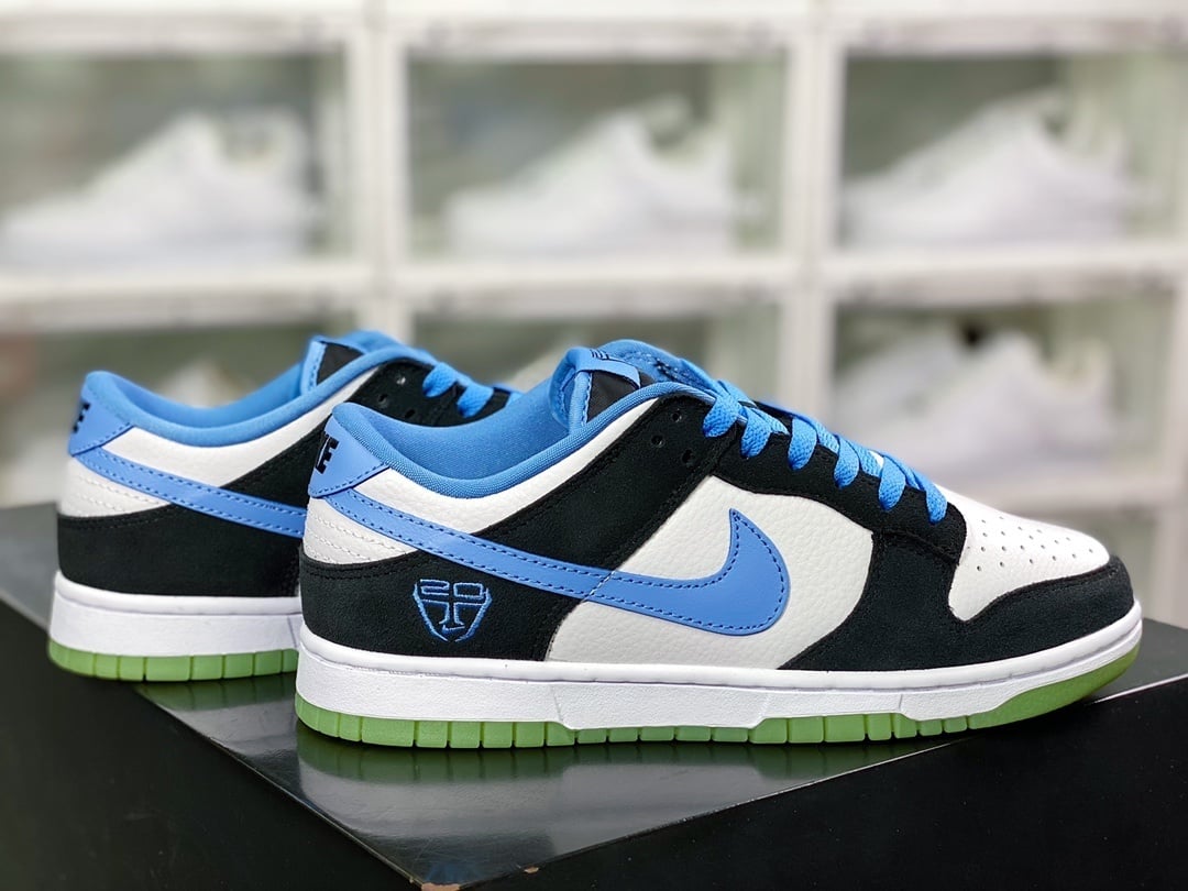 NK Dunk Low Preto Branco Azul Carolina Ginobili - Vista 2
