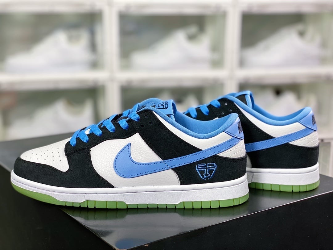 NK Dunk Low Preto Branco Azul Carolina Ginobili - Vista 3
