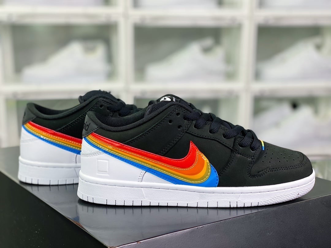 NK Dunk Low Preto Branco Três Logos - Vista 2