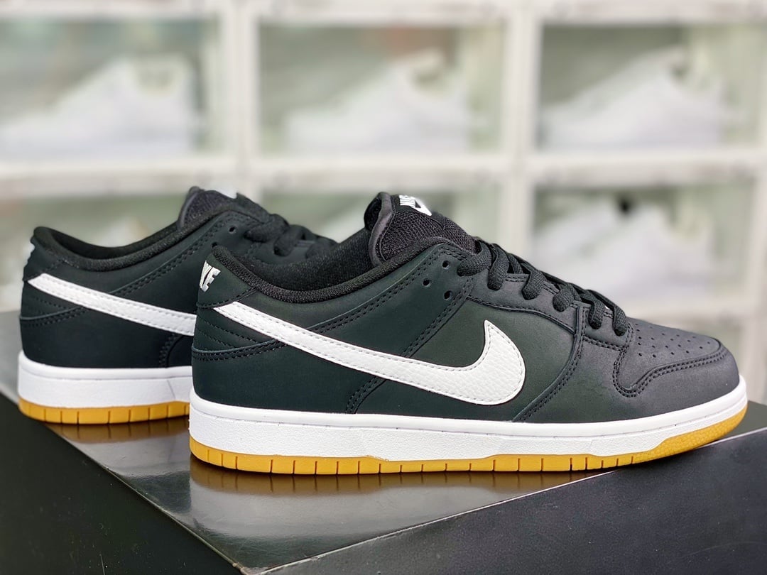 NK Dunk Low Preto Branco Solado de Borracha - Vista 2