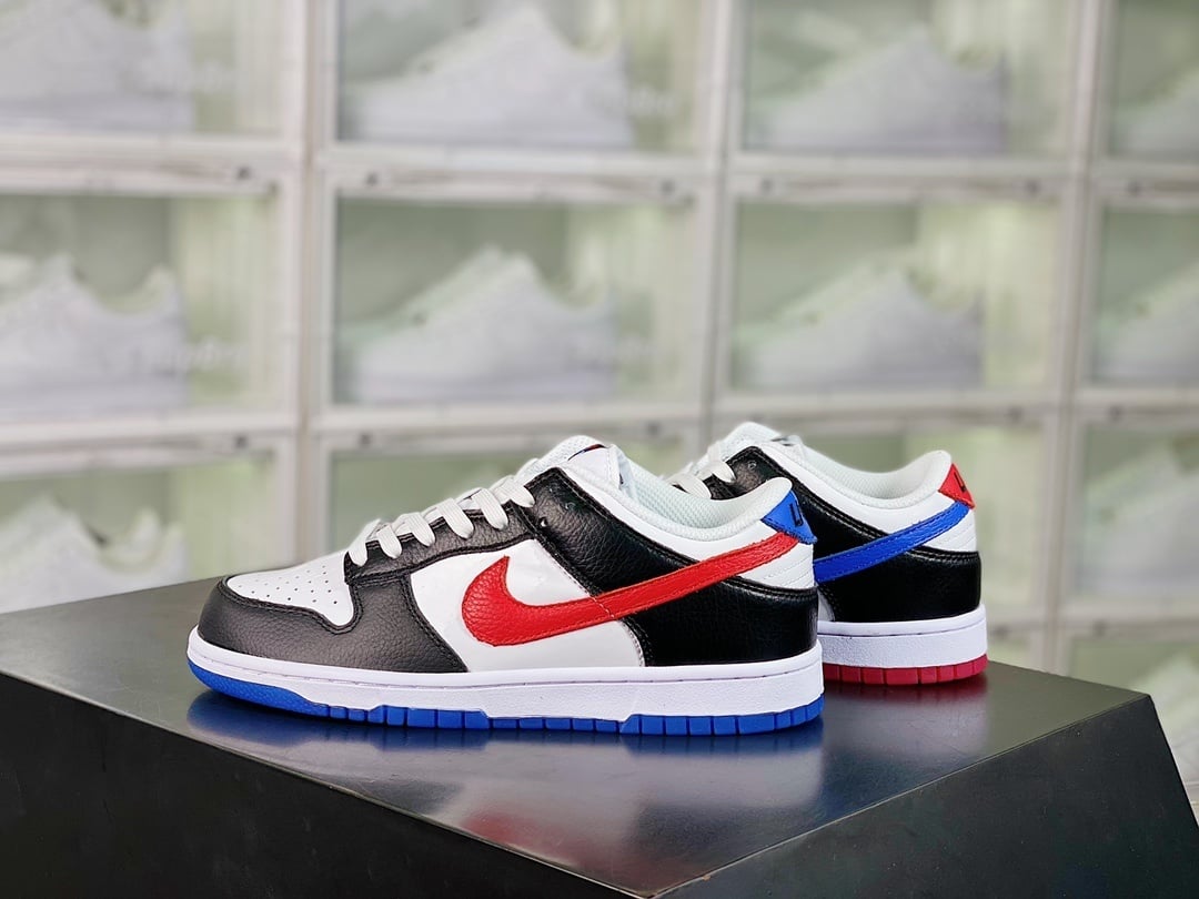 NK Dunk Low Preto, Branco, Vermelho e Royal - Vista 2