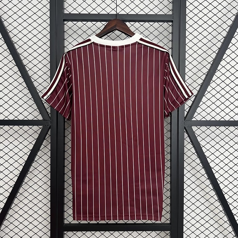 Ajax Retro 2025/26 - Vista 3