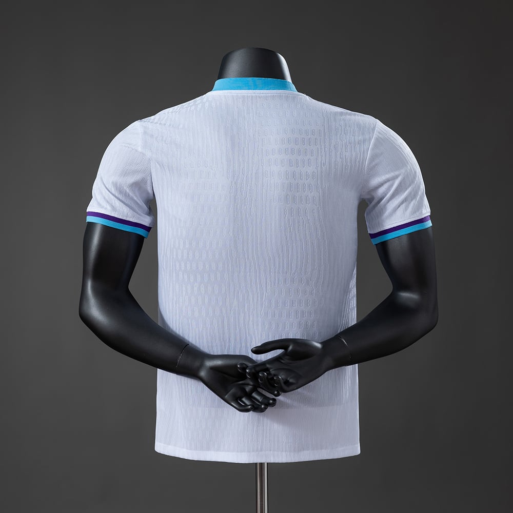 Camisola Barcelona 2026/2027 Edição Especial Branca Versão Jogador - Vista 2