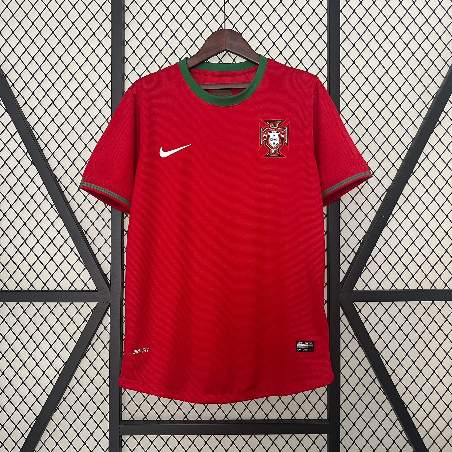 Camisola Principal Retro Portugal 2012 - Vista 1