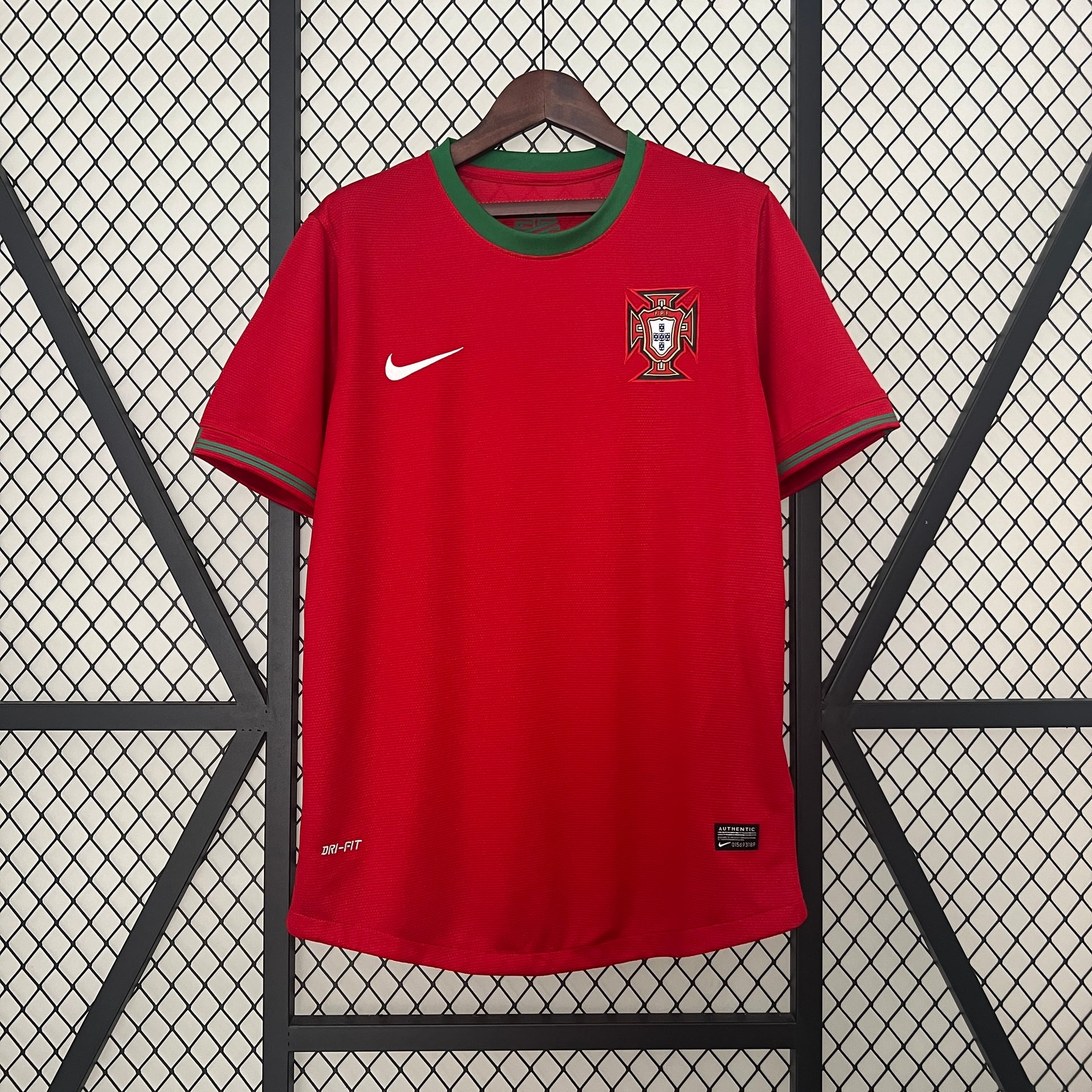 Camisola Principal Retro Portugal 2012 - Vista 1