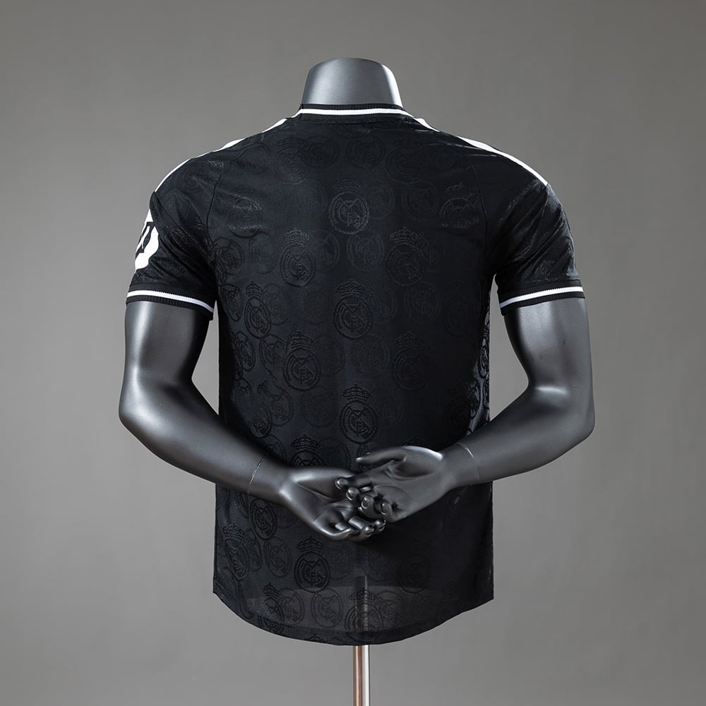 Camisola Edição Especial Real Madrid Preto Versão Jogador 2026/2027 - Vista 2