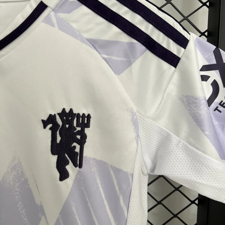 Kit Criança Manchester United terceiro equipamento 2025/26 - Vista 3
