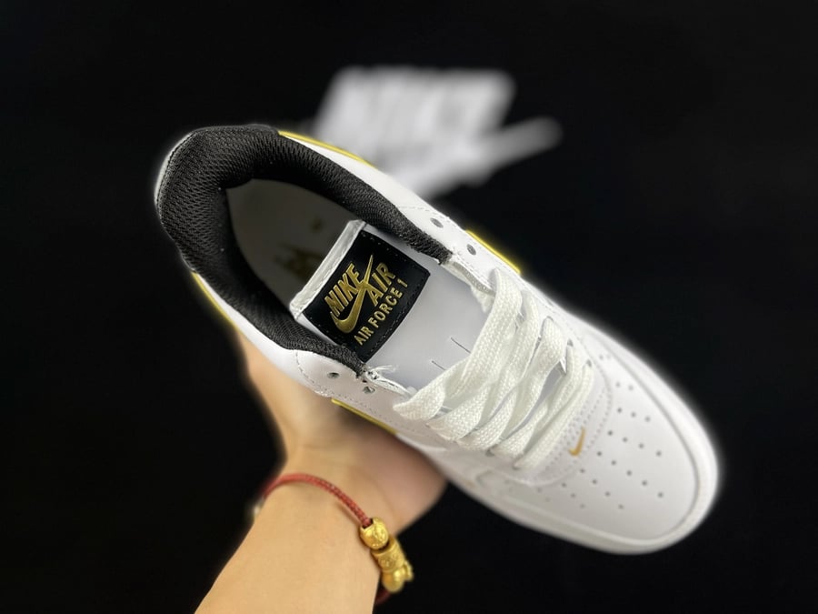 Air Force 1 Low Duplo Swoosh Branco Preto Dourado - Vista 2
