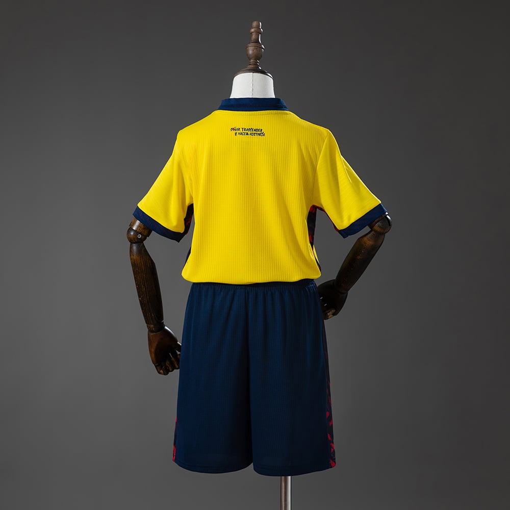 Equipamento Criança Equador 2026 Principal - Vista 2