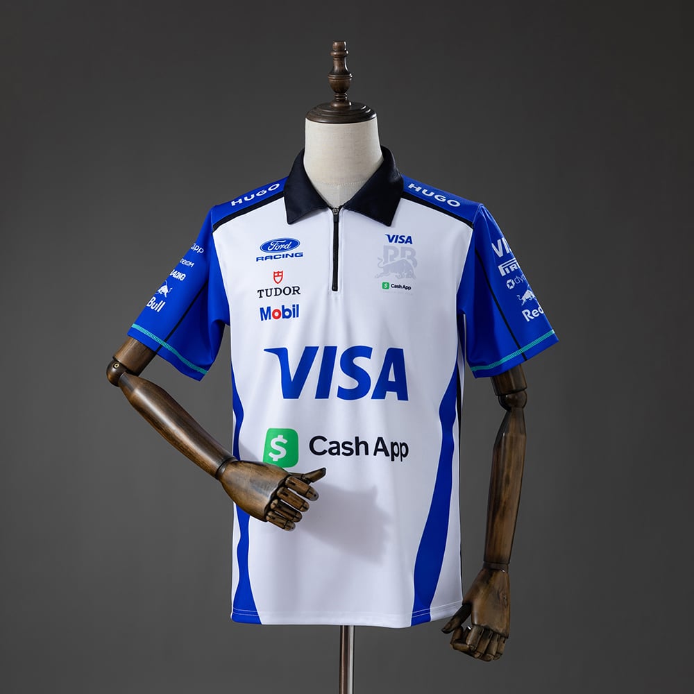 Polo Racing Bulls F1 2026 - Vista 1