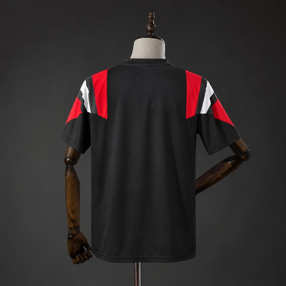 Camisola Manchester United 2026/2027 EQT Retro Preta - Vista 2