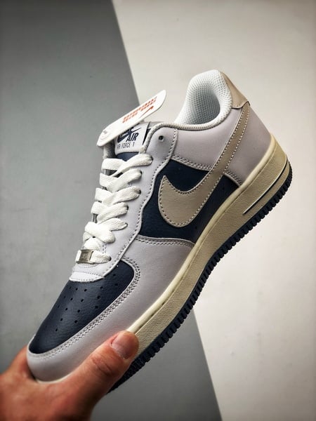 Air Force 1 '07 Low Bege Azul - Vista 4