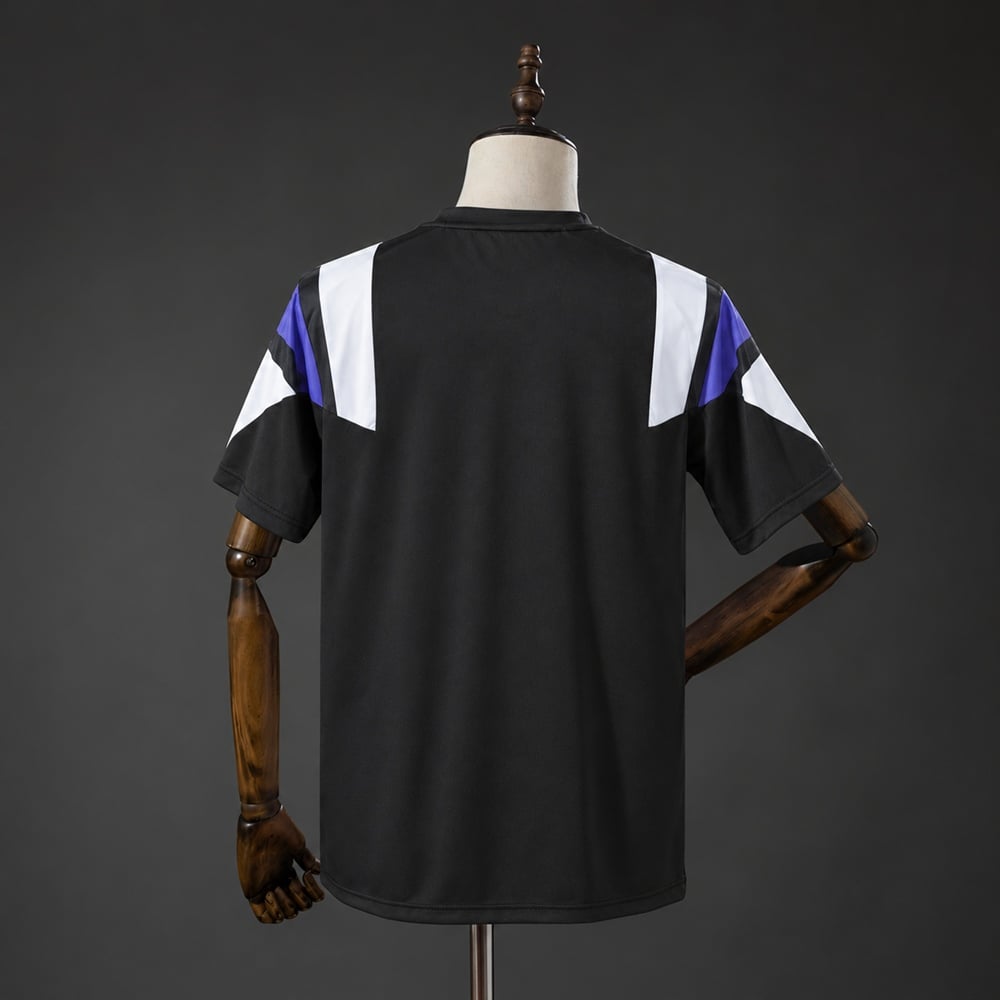 Camisola Real Madrid 2026/2027 EQT Retro Preta - Vista 2