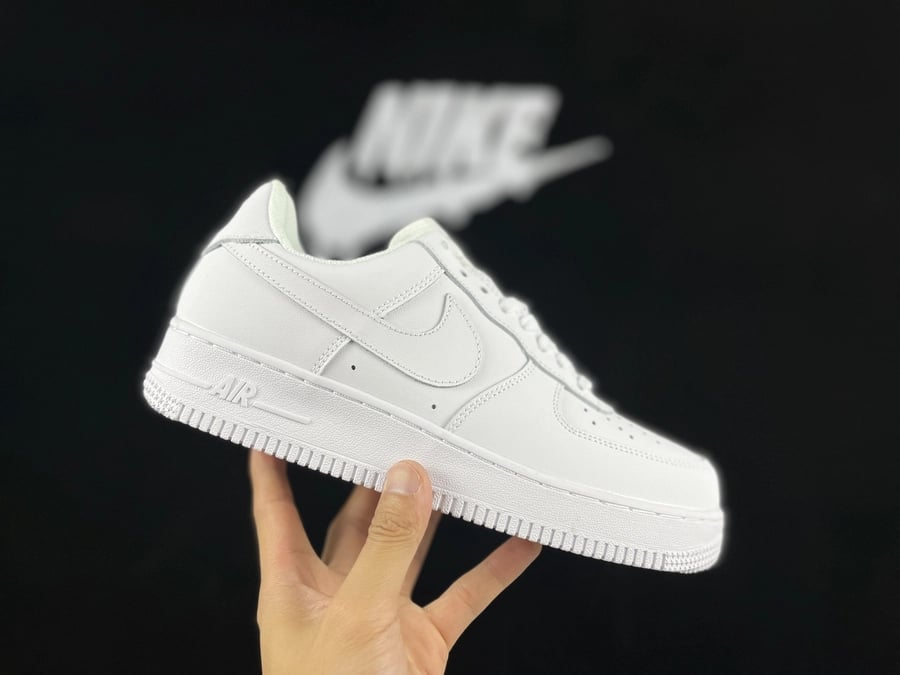 Nike Air Force 1 Low 'Triple White' - Vista 2