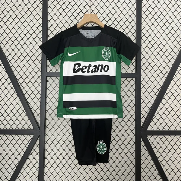 Kit Criança Sporting Principal 2024/25 - Vista 1