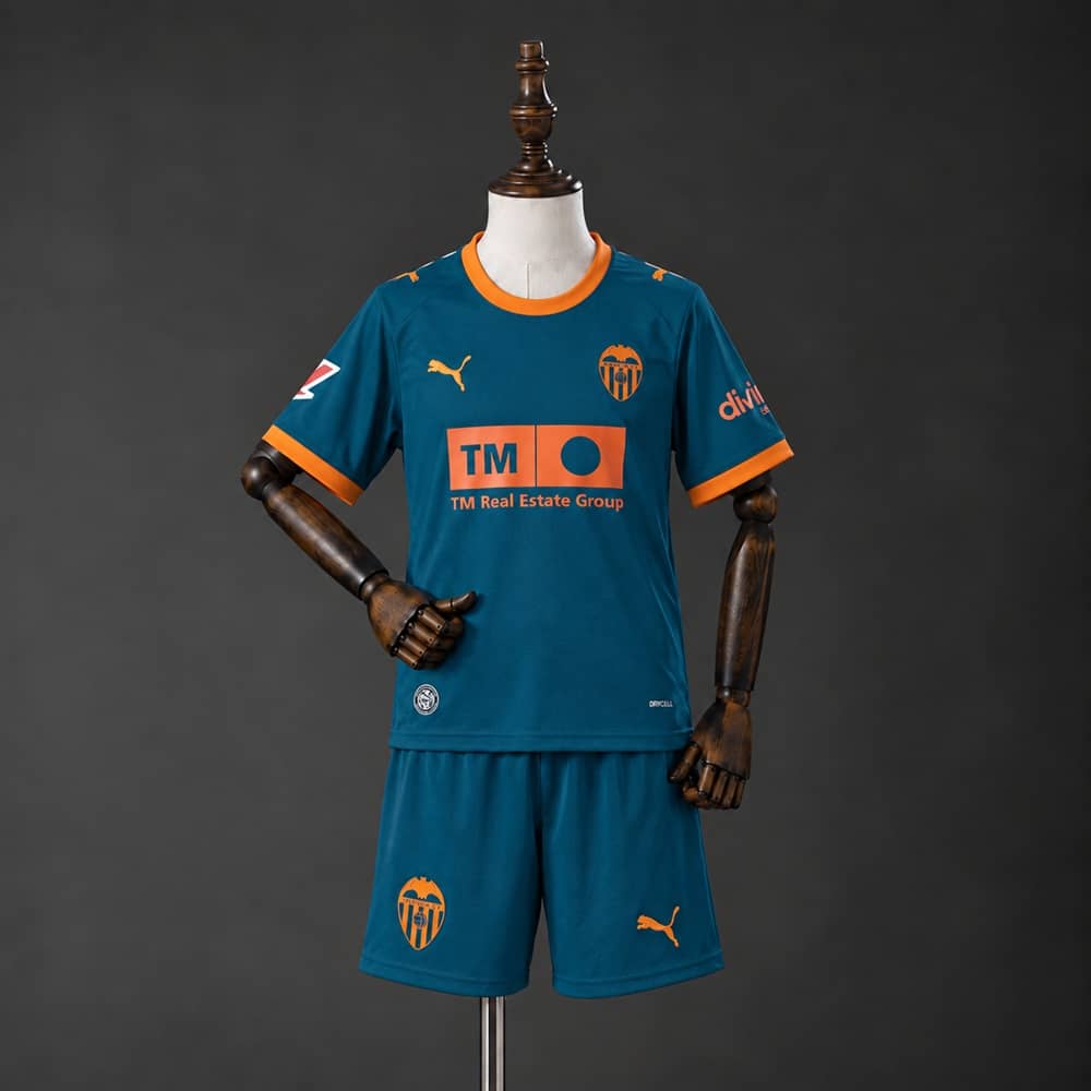 Kit Criança Valencia 2026/2027 Alternativo