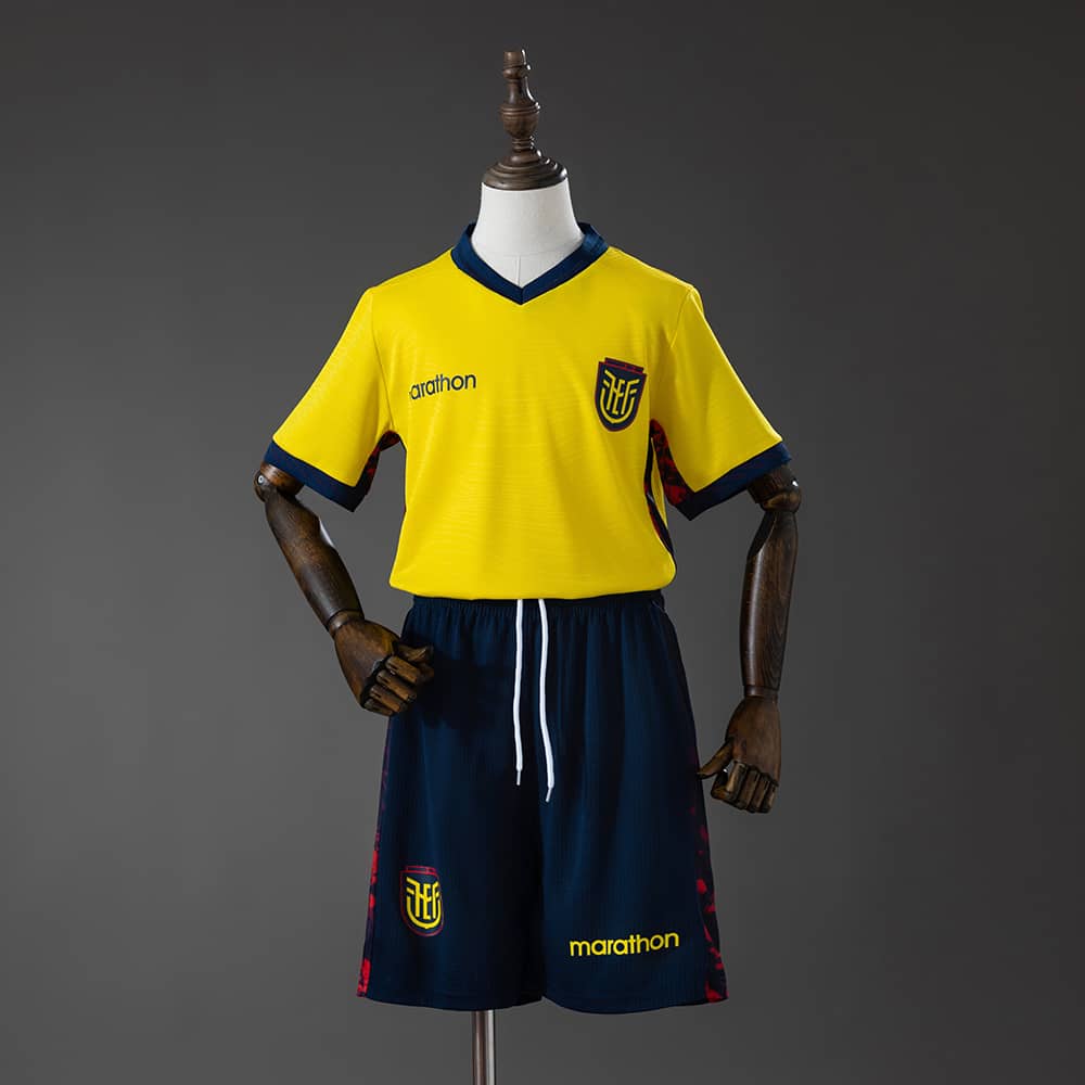 Equipamento Criança Equador 2026 Principal