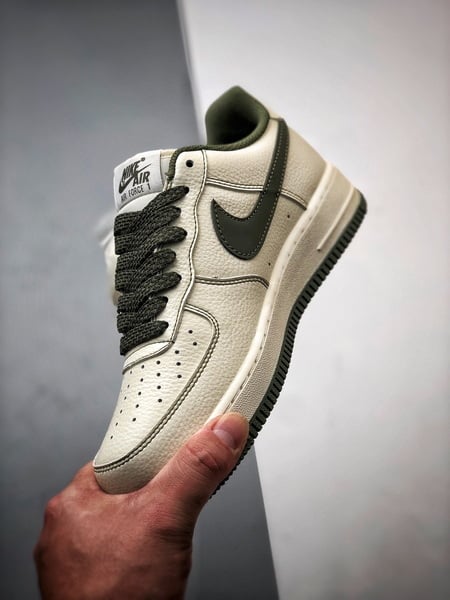 Air Force 1 '07 Low Verde Escuro Reflexo - Vista 5
