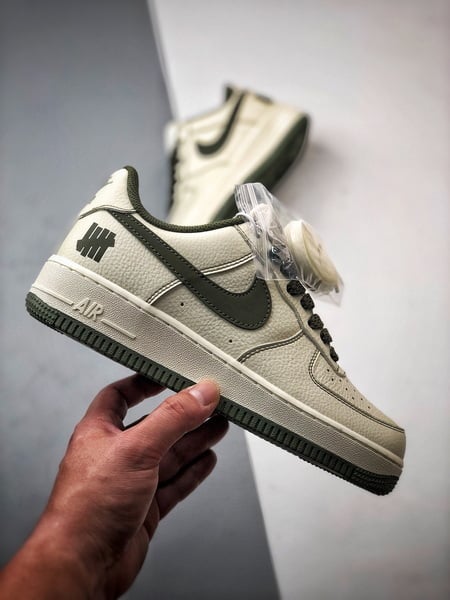 Air Force 1 '07 Low Verde Escuro Reflexo - Vista 7