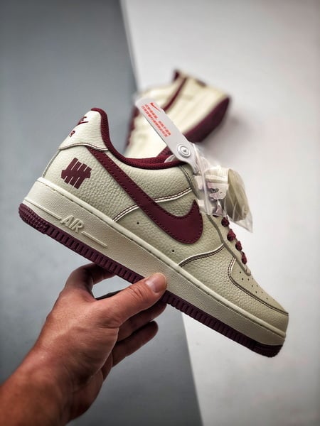 Air Force 1 '07 Low Vermelho Vinho Reflexo - Vista 7