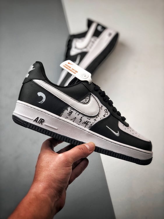 Air Force 1 '07 Low Lanting Preto e Branco - Vista 7