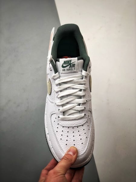 Air Force 1 '07 Low Retro Branco e Verde - Vista 9