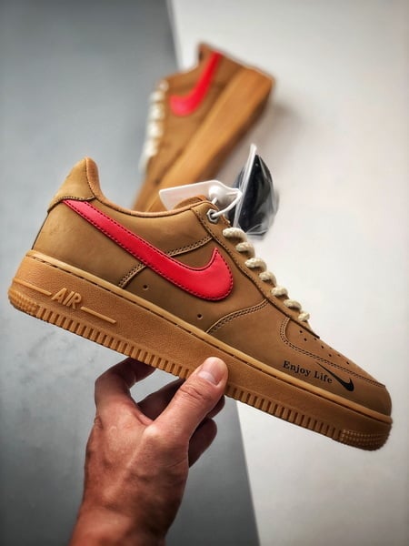 Air Force 1 '07 Low Trigo Marrom e Vermelho - Vista 5